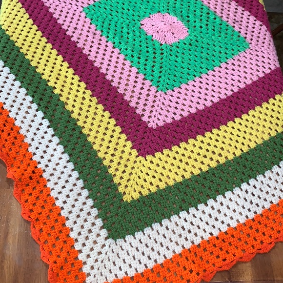 VINTAGE Square Afghan